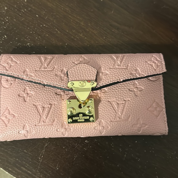 Meet your Posher, Candi - Picture 3 of 3